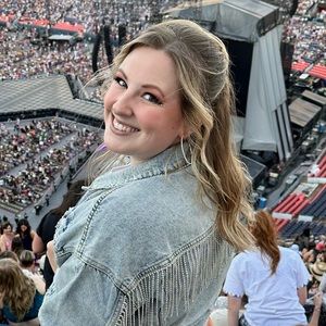 Meet your Posher, Hailey